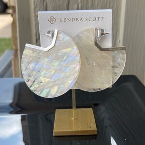 Kendra Scott Kai White Silver Iridescent Acetate in Silver